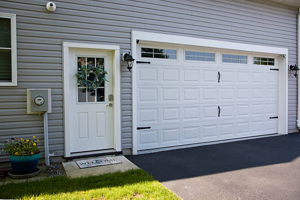 24/7 Emergency Garage Door Panel Replacement experts in Cade, LA